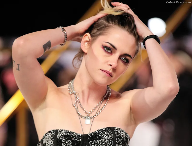 Kristen Stewart photo 3 of 1358