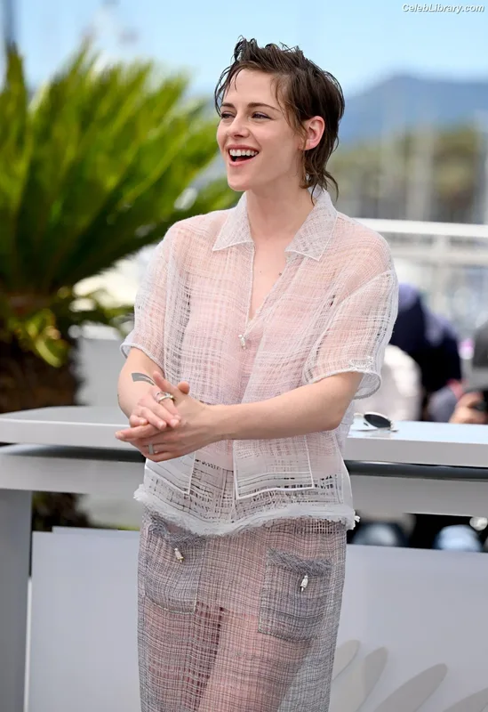 Kristen Stewart photo 14 of 1358