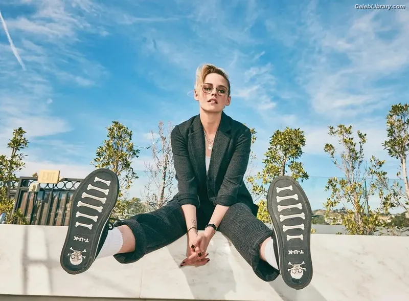 Kristen Stewart photo 24 of 1358