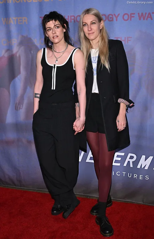 Kristen Stewart photo 14 of 1358