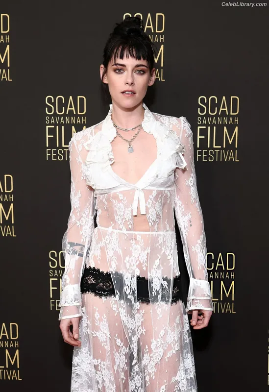 Kristen Stewart photo 23 of 1358