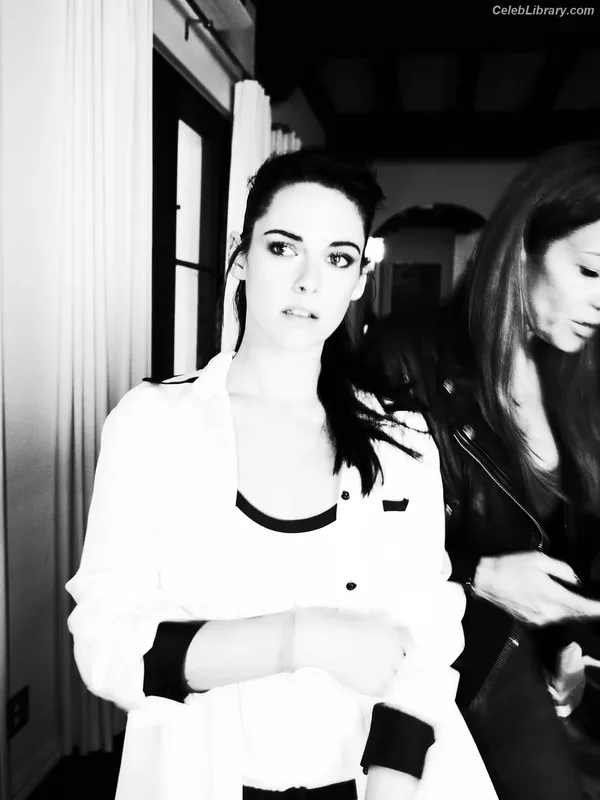 Kristen Stewart photo 5 of 1358