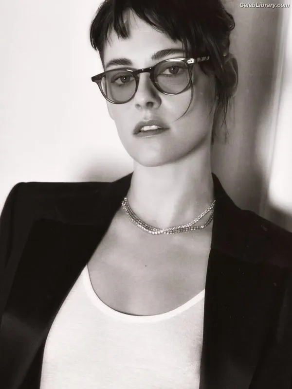 Kristen Stewart photo 7 of 1358
