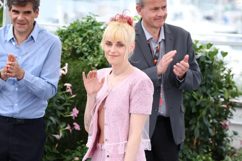 Kristen Stewart photo 9 of 1358