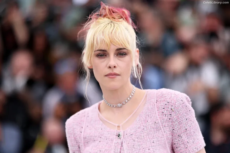 Kristen Stewart photo 11 of 1358