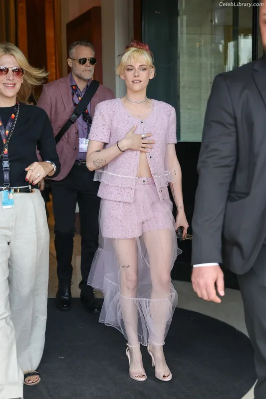 Kristen Stewart photo 14 of 1358