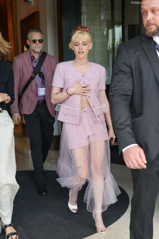 Kristen Stewart photo 15 of 1358
