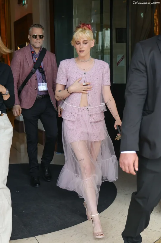 Kristen Stewart photo 16 of 1358