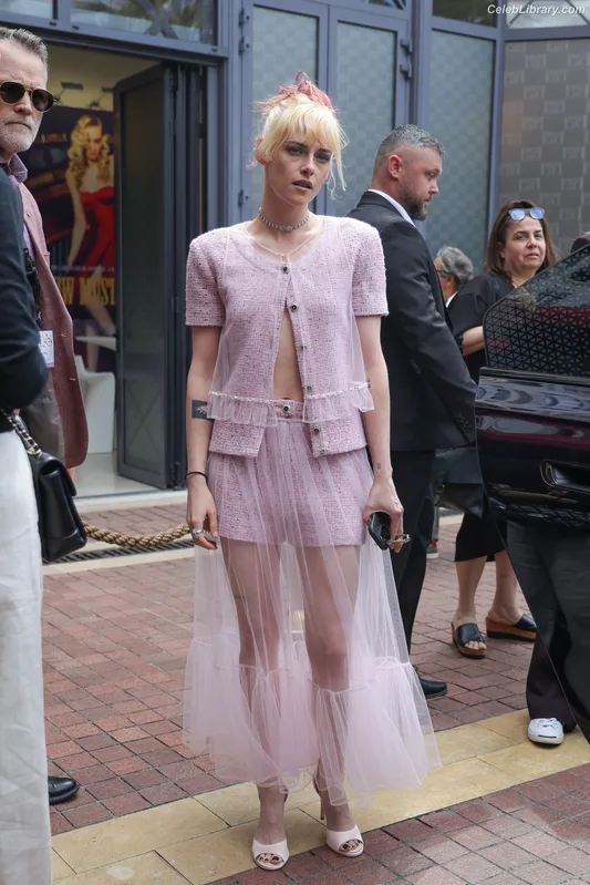 Kristen Stewart photo 19 of 1358