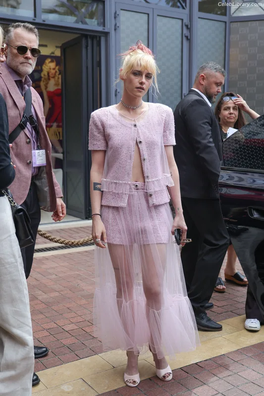 Kristen Stewart photo 21 of 1358