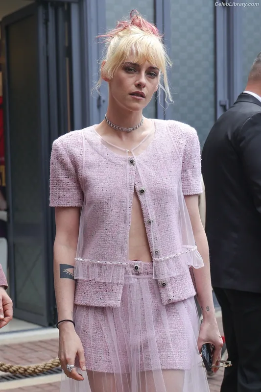 Kristen Stewart photo 24 of 1358