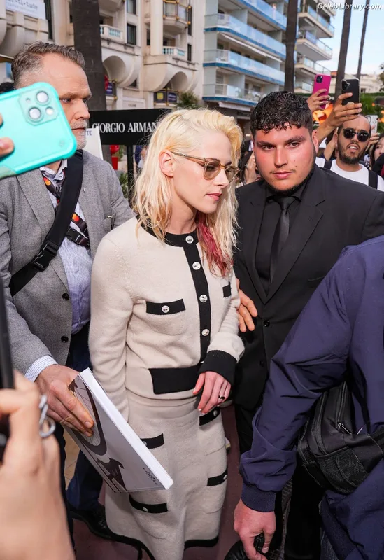 Kristen Stewart photo 14 of 1358
