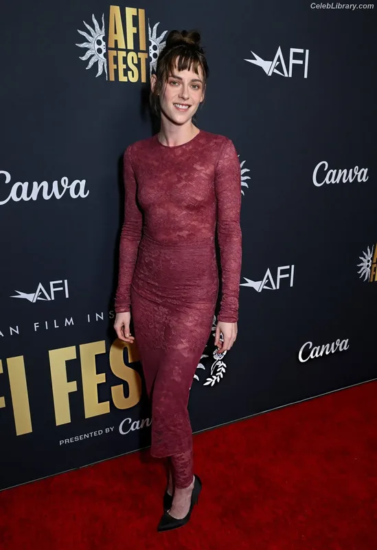 Kristen Stewart photo 5 of 1358