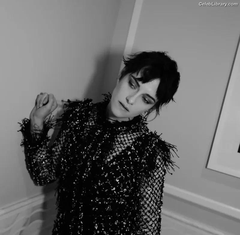 Kristen Stewart photo 1 of 1358