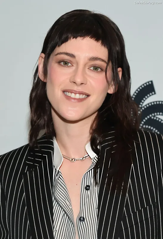 Kristen Stewart photo 13 of 1358