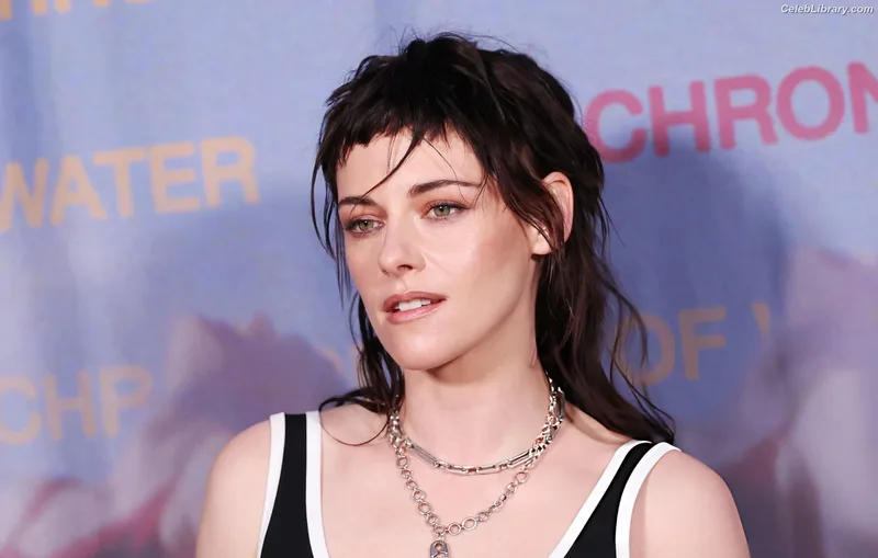Kristen Stewart photo 14 of 1358