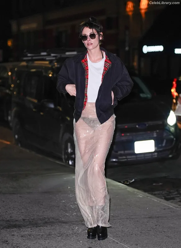 Kristen Stewart photo 19 of 1358