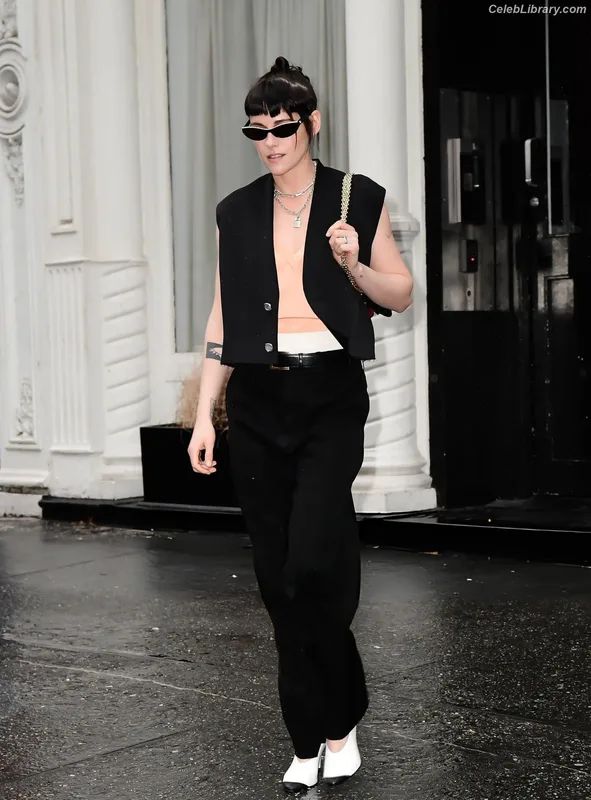 Kristen Stewart photo 4 of 1358