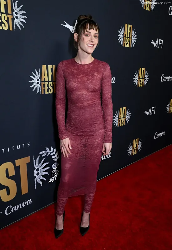 Kristen Stewart photo 9 of 1358