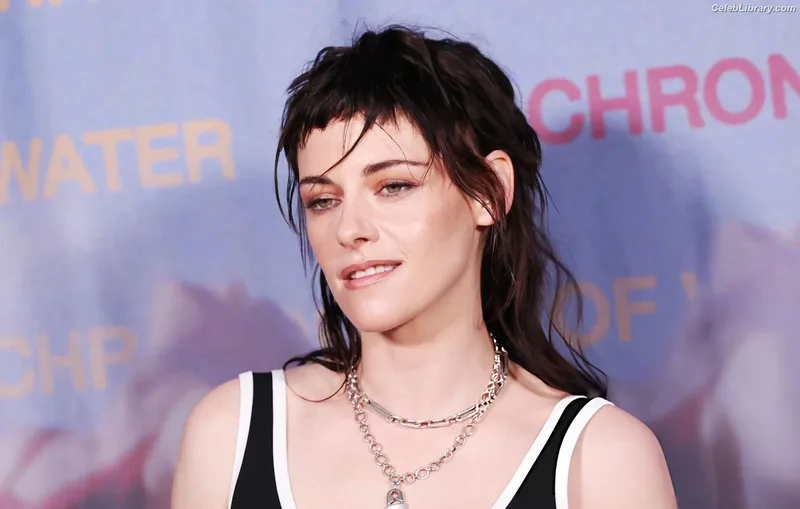 Kristen Stewart photo 13 of 1358