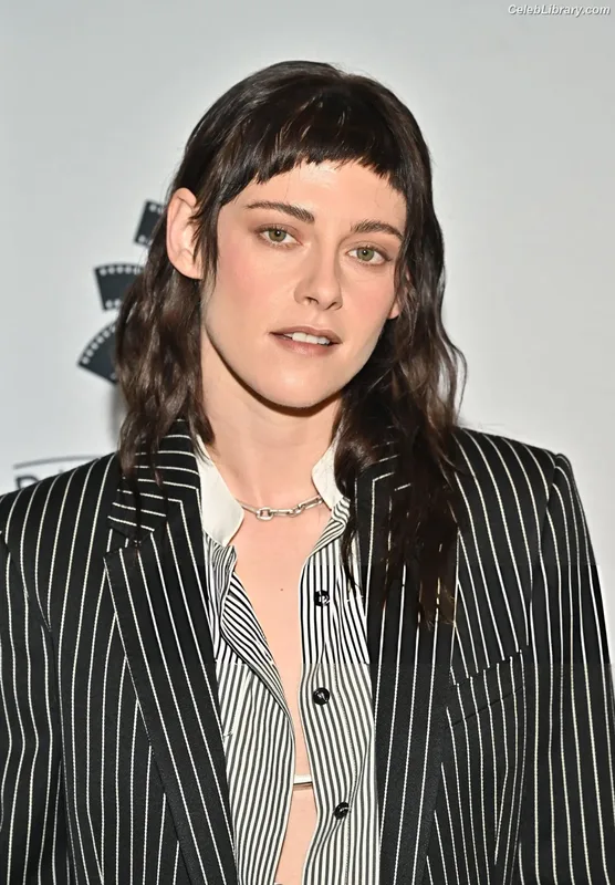 Kristen Stewart photo 16 of 1358