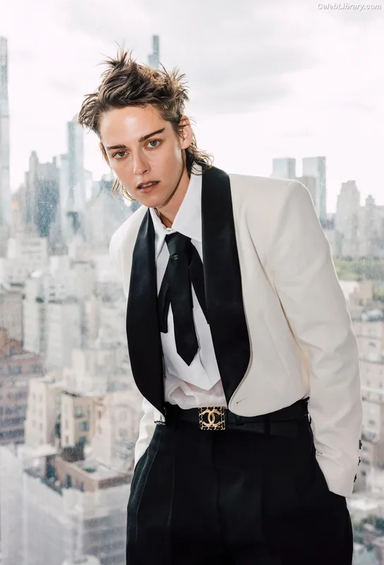 Kristen Stewart photo 20 of 1358