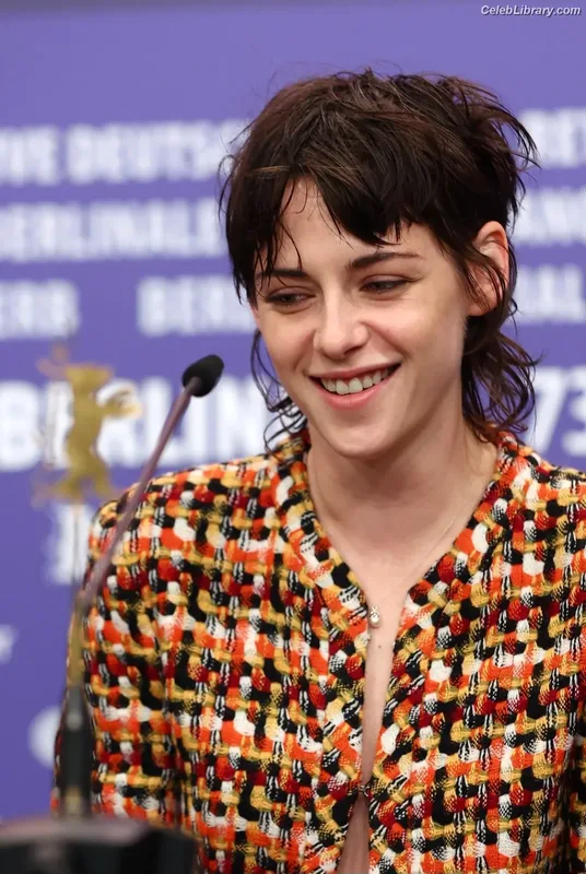 Kristen Stewart photo 9 of 1358