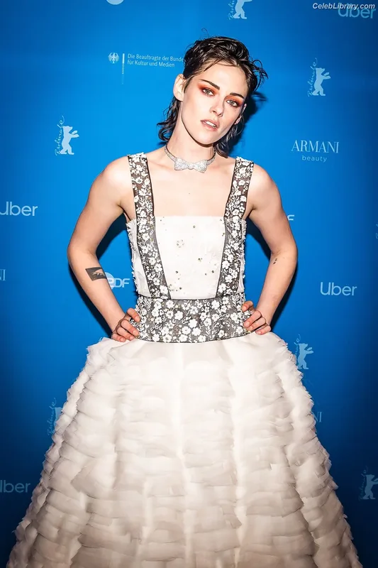 Kristen Stewart photo 12 of 1358