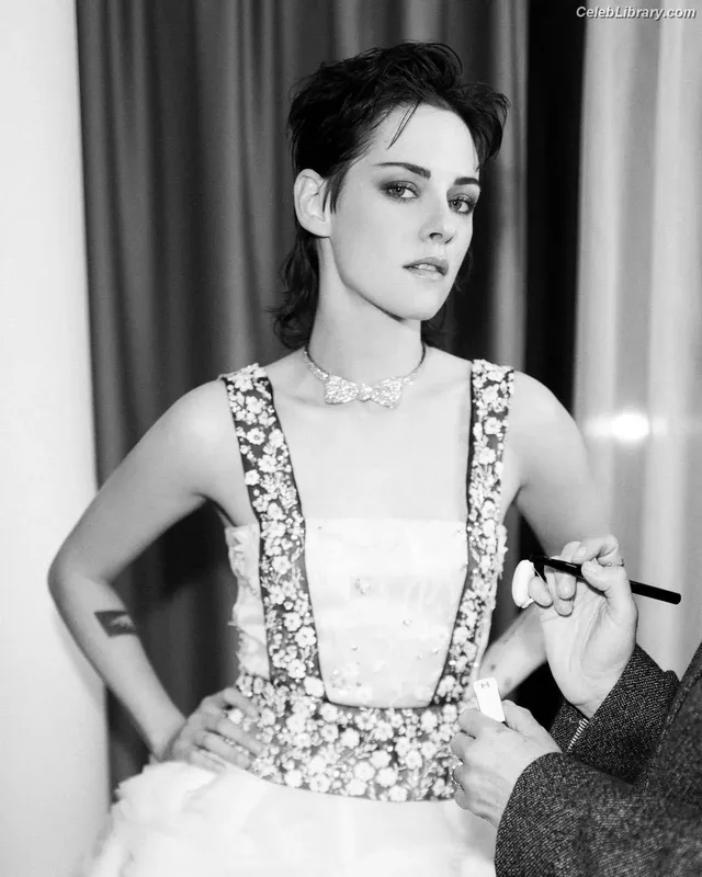 Kristen Stewart photo 16 of 1358