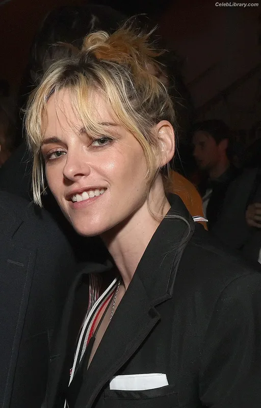 Kristen Stewart photo 22 of 1358
