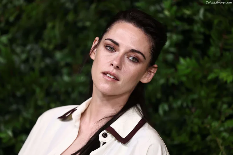 Kristen Stewart photo 17 of 1358