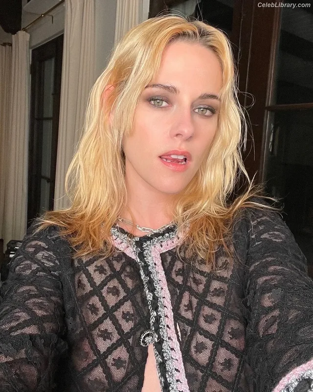 Kristen Stewart photo 6 of 1358