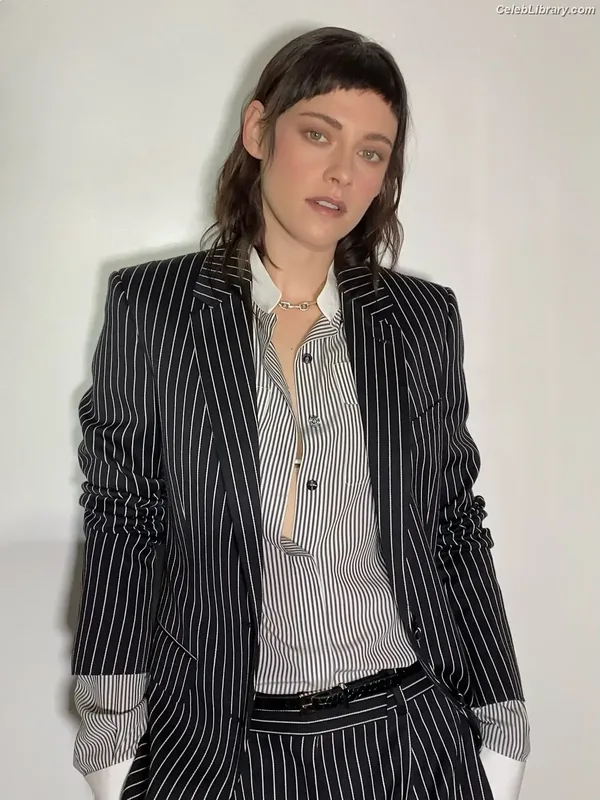 Kristen Stewart photo 17 of 1358
