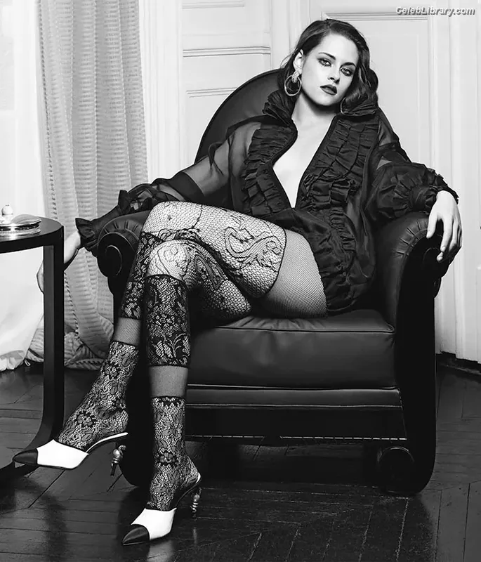Kristen Stewart photo 15 of 1358