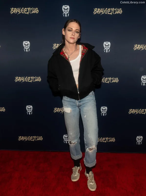 Kristen Stewart photo 23 of 1358