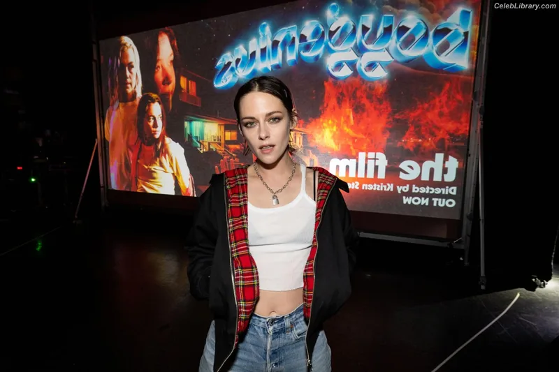Kristen Stewart photo 3 of 1358