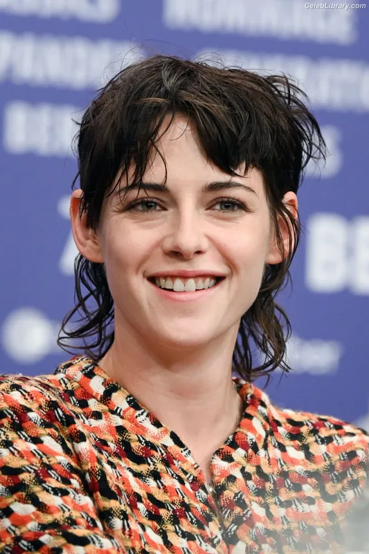 Kristen Stewart photo 11 of 1358