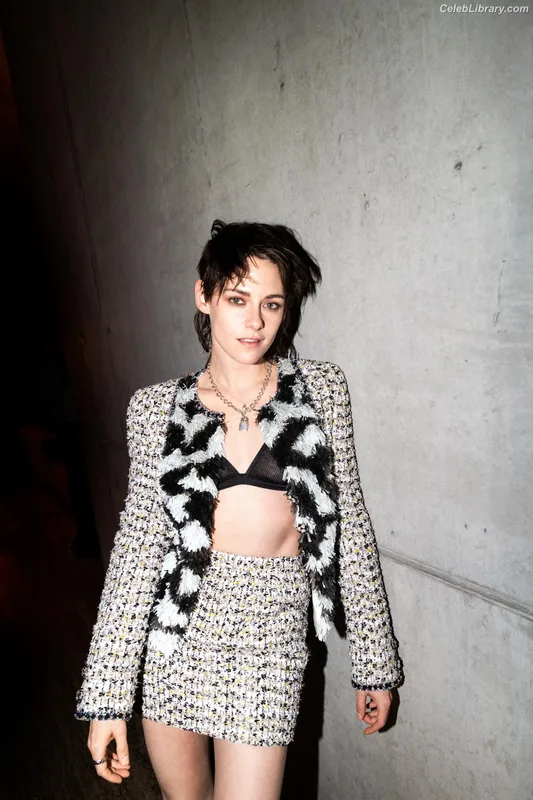 Kristen Stewart photo 16 of 1358
