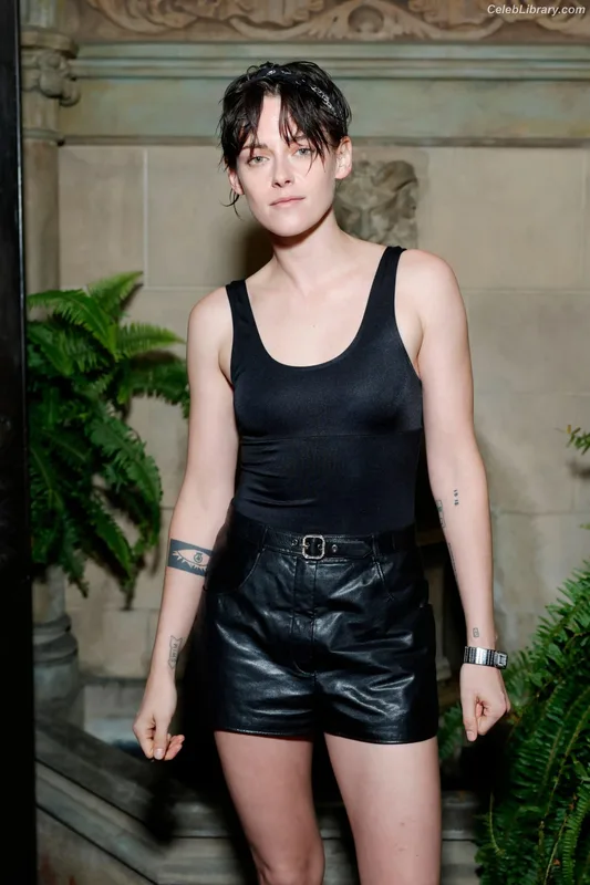 Kristen Stewart photo 18 of 1358