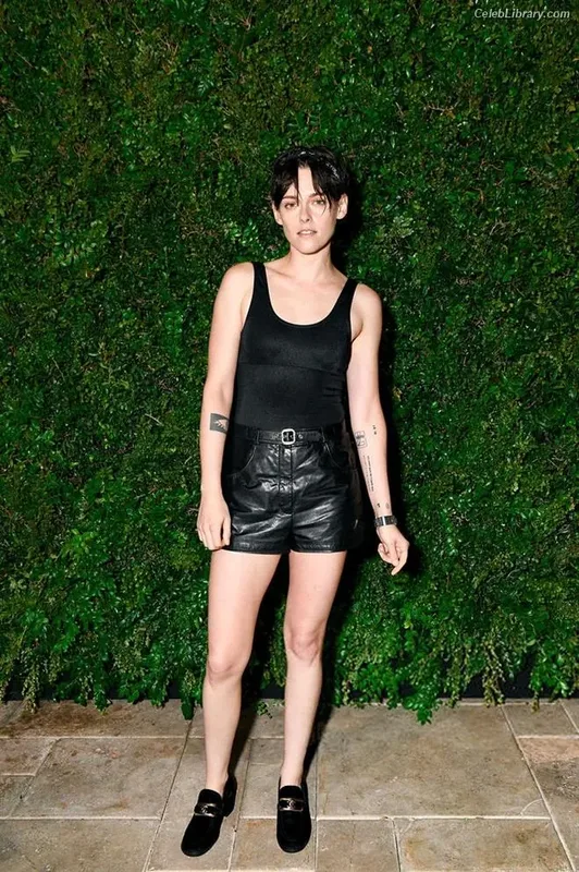 Kristen Stewart photo 21 of 1358
