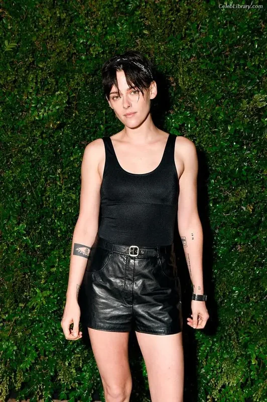 Kristen Stewart photo 22 of 1358