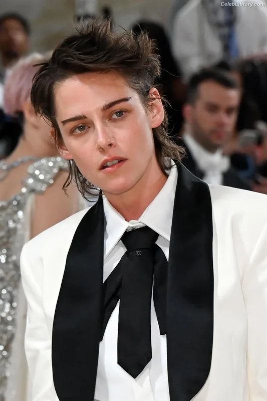 Kristen Stewart photo 24 of 1358