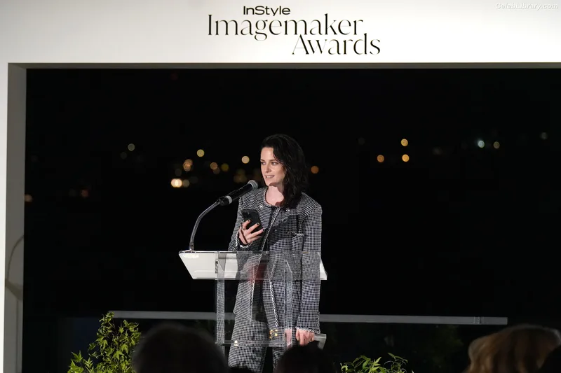 Kristen Stewart photo 5 of 1358
