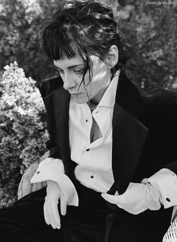 Kristen Stewart photo 6 of 1358