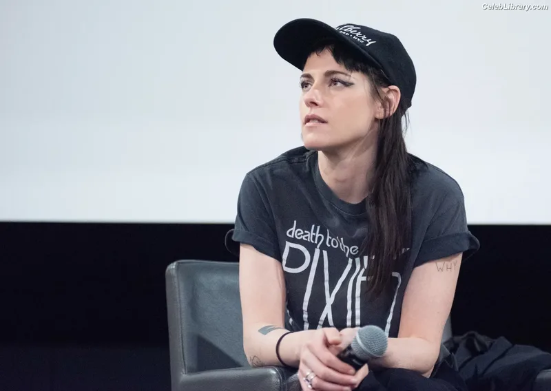 Kristen Stewart photo 1 of 1358
