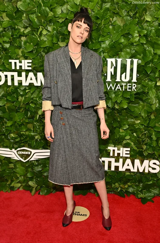Kristen Stewart photo 6 of 1358