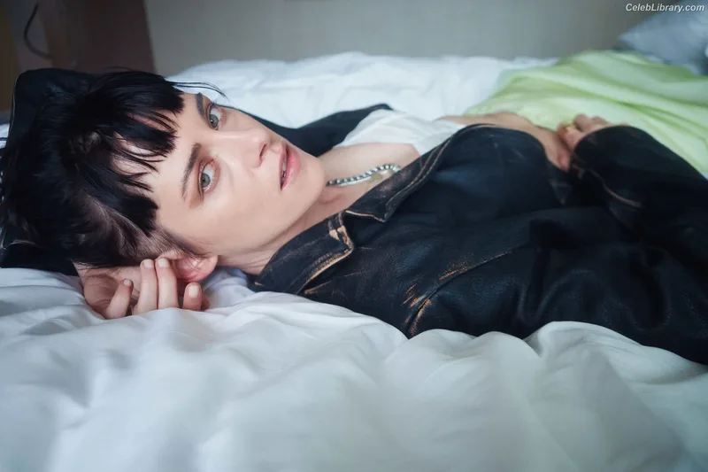 Kristen Stewart photo 24 of 1358