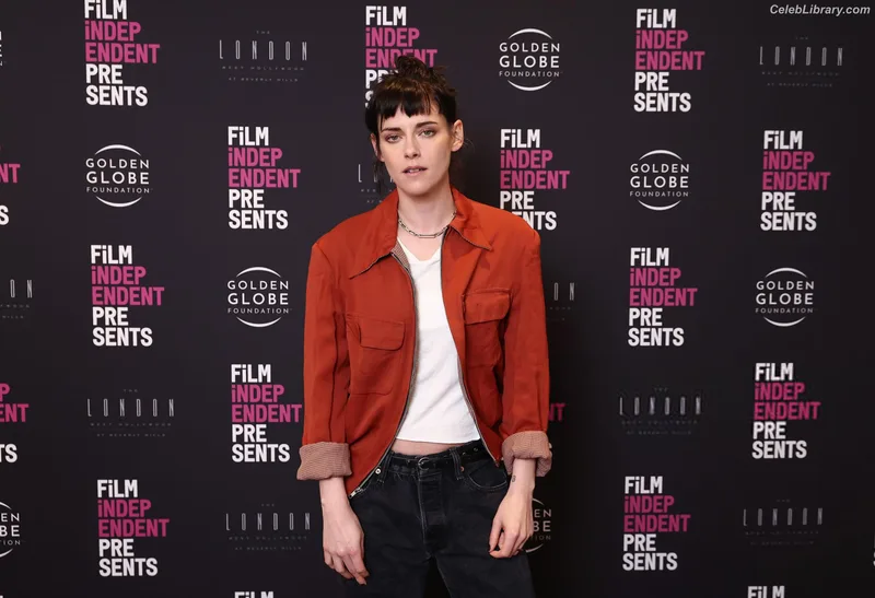 Kristen Stewart photo 14 of 1358