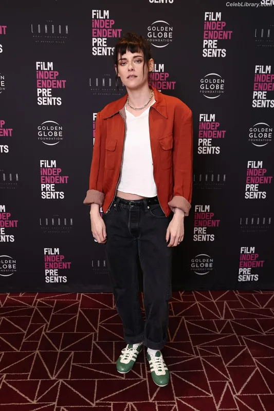 Kristen Stewart photo 15 of 1358