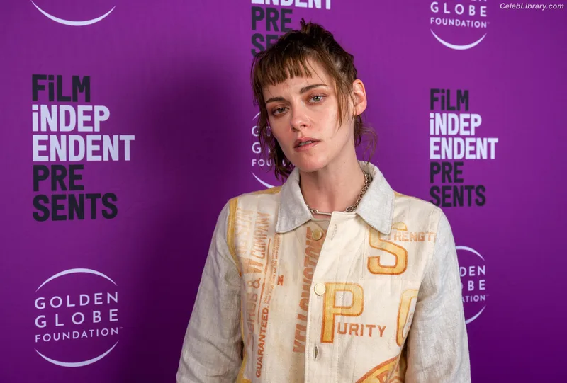 Kristen Stewart photo 19 of 1358